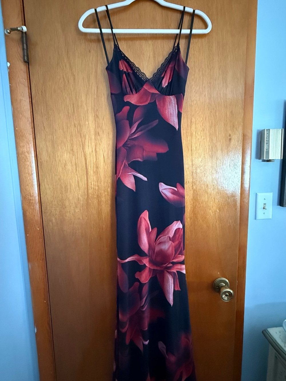 Windsor Black Maxi Dress with Large Red Floral Print - Like New - XS - Picture 4 of 6